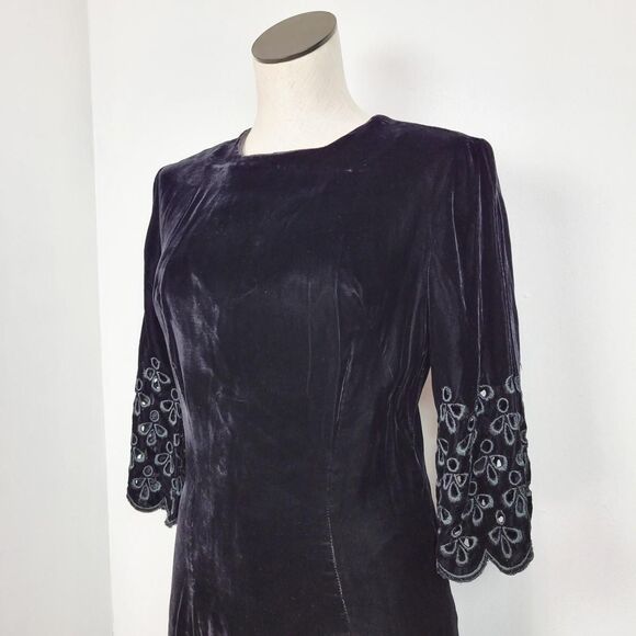 Vintage 1960s Black Velvet Lace Sleeve Shift Dress - Picture 2 of 6